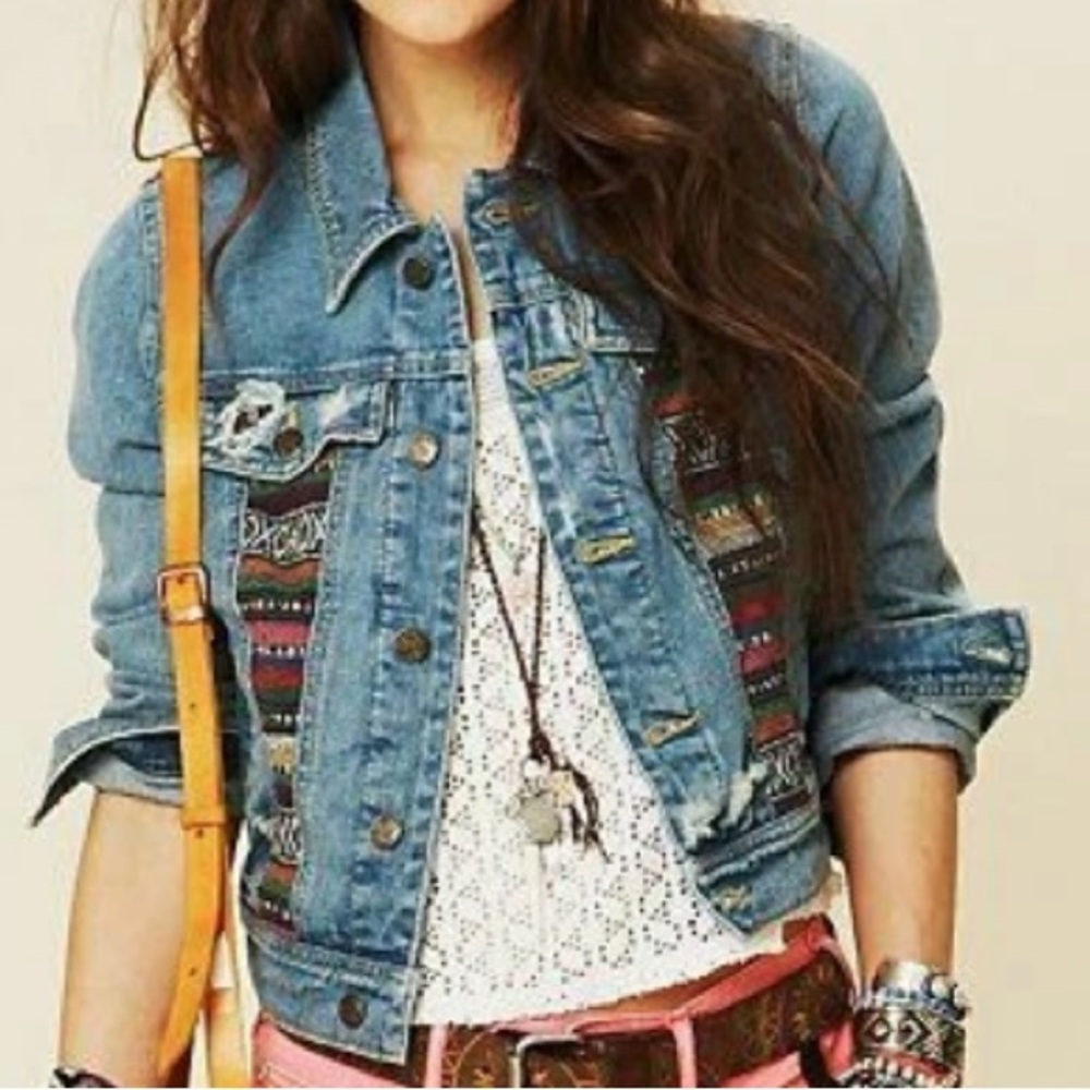 Free People Jean Jacket Women's 4 Blue Multicolor‎ Aztec Baja Print Distressed - Picture 10 of 11